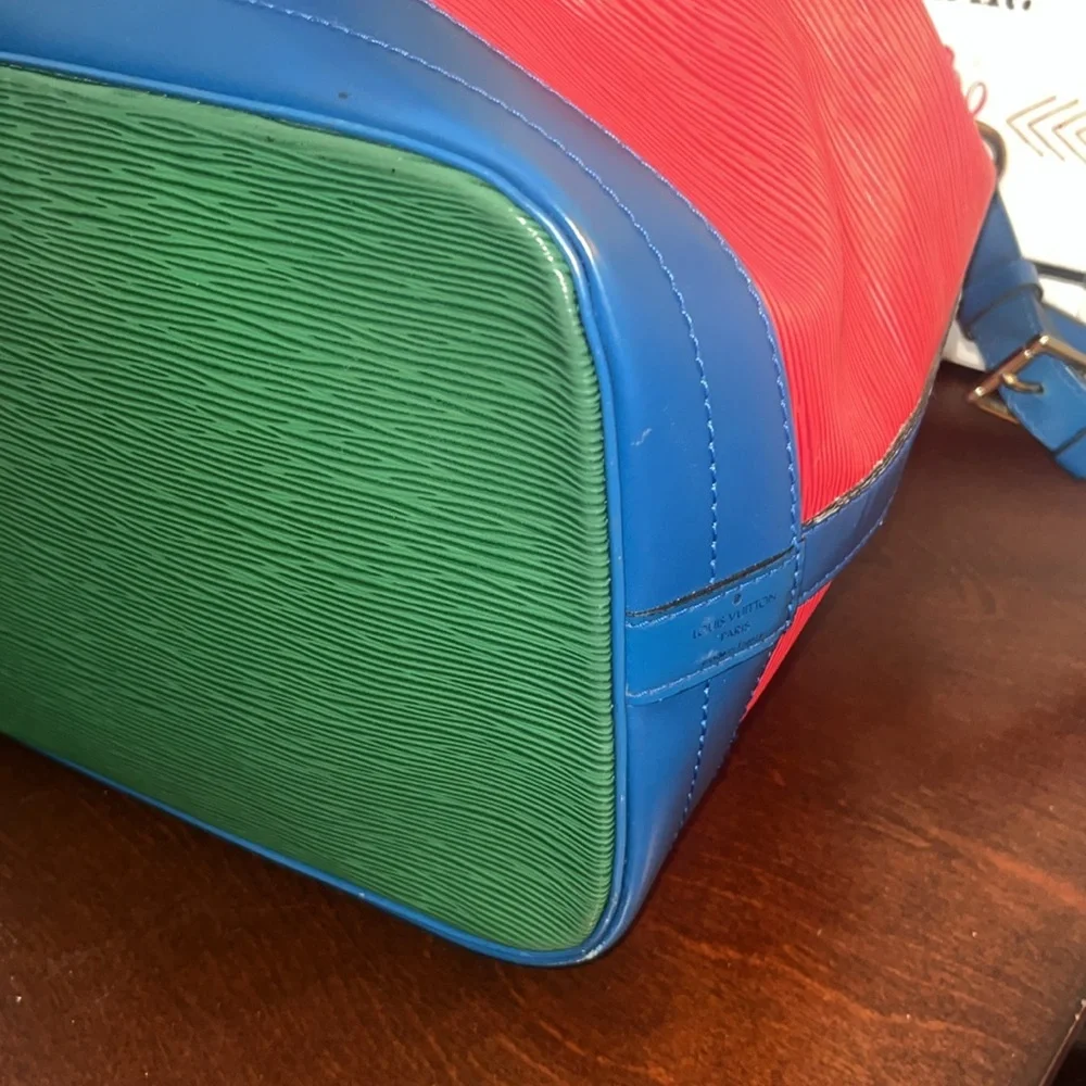 LOUIS VUITTON Epi Tri-Col Color Noe Large Bucket Shoulder Bag Red BlueGreen EUC